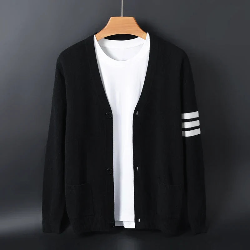CLASSIC WOOL KNIT CARDIGAN